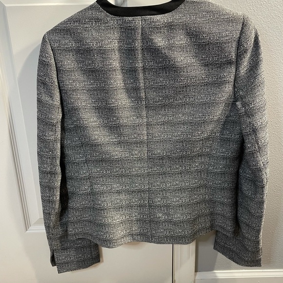 Blazer - Picture 2 of 4